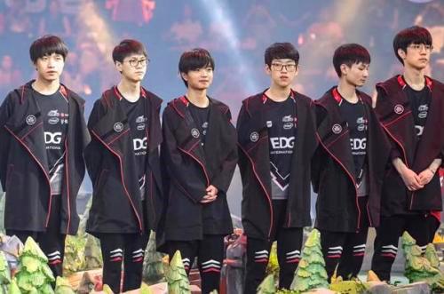 球员的脚 球员的脚