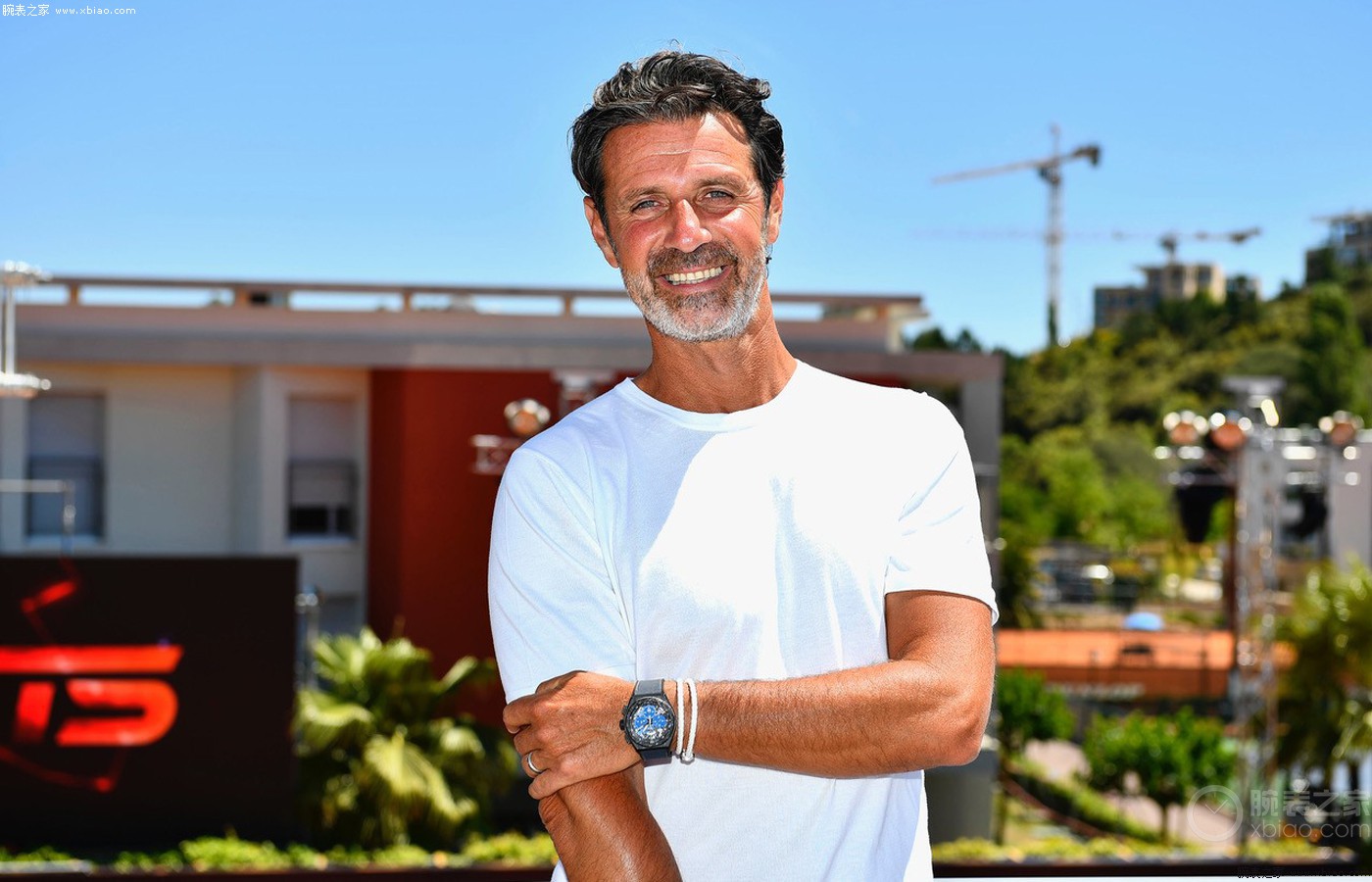 喊声此起彼 喊声此起彼